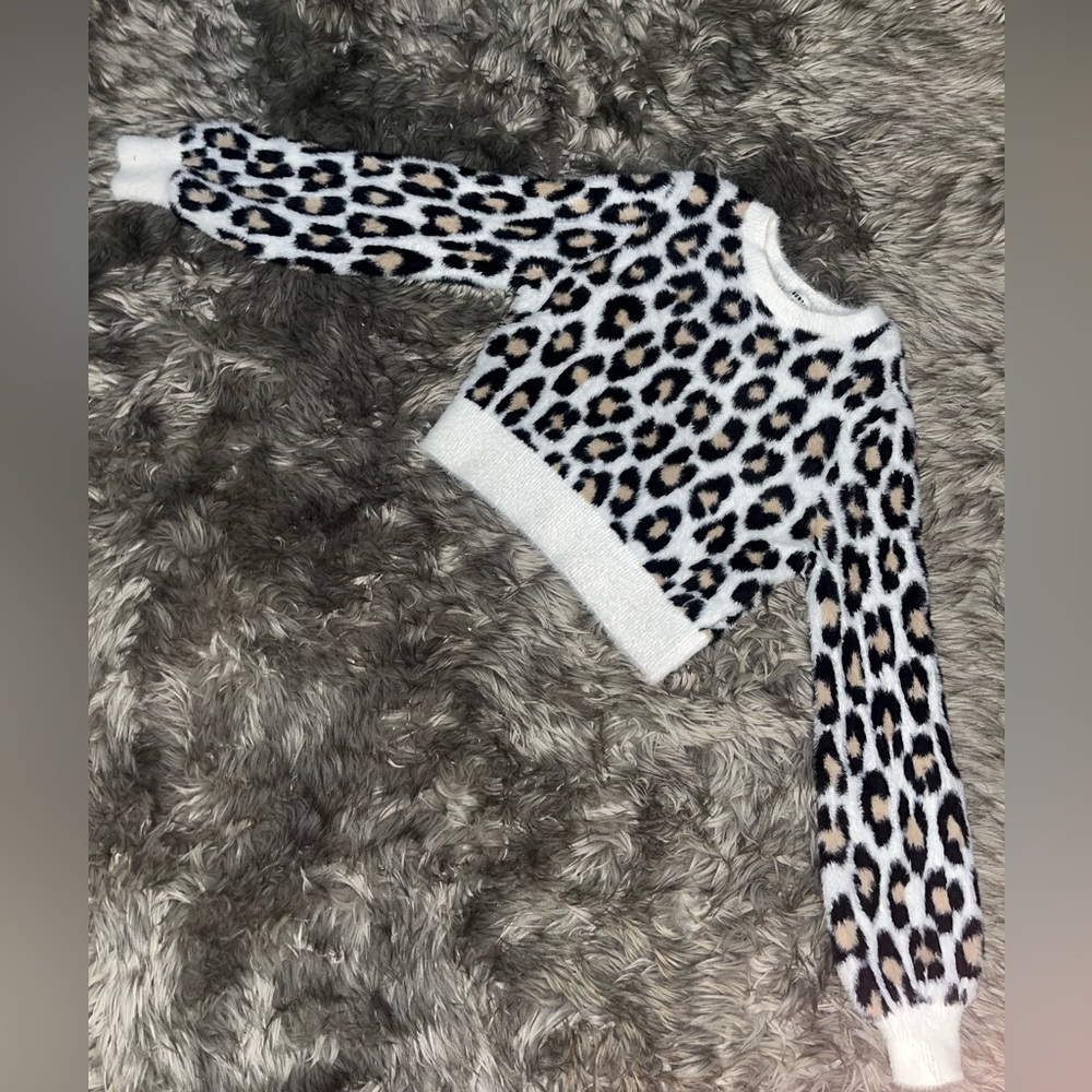 Almost brand new fluffy sweater.